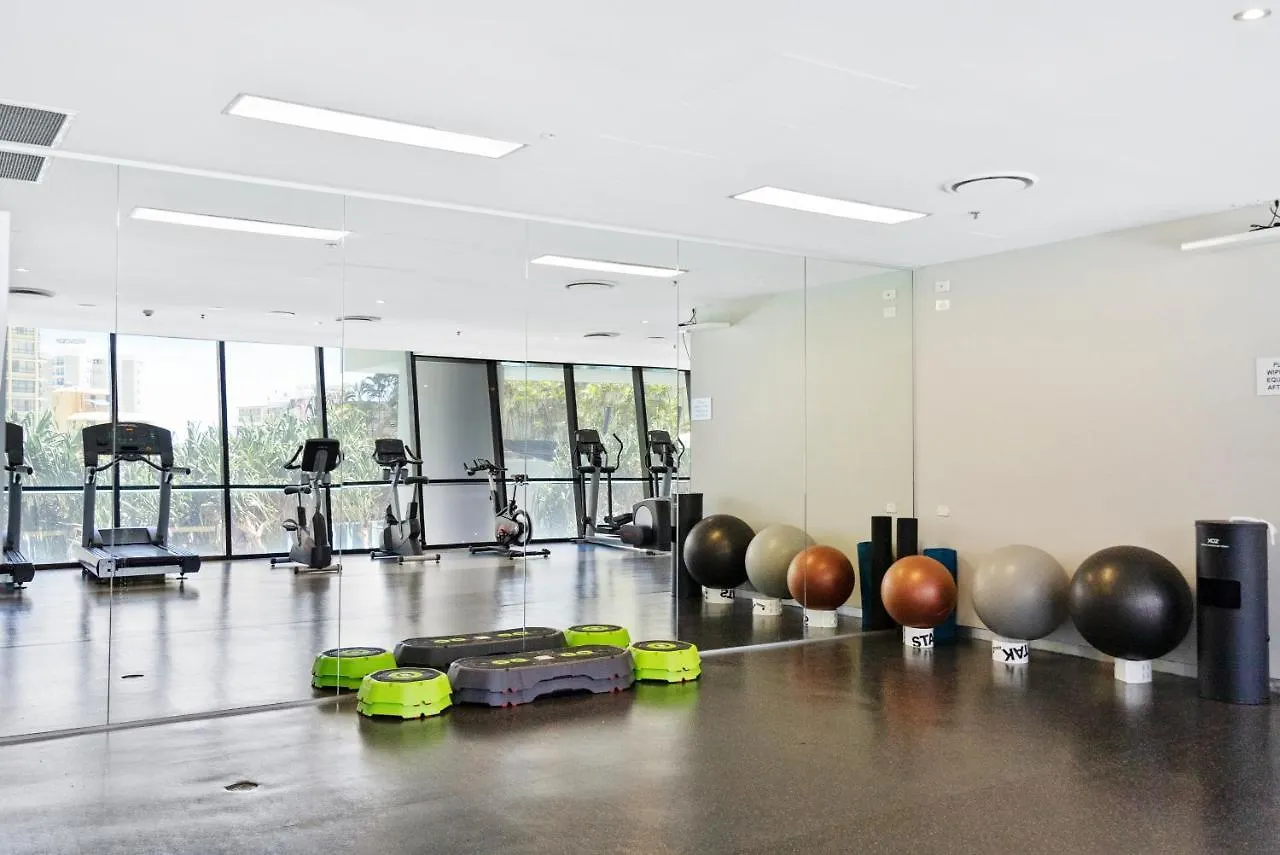Circle On Cavill Contemporary Luxury And Spacious Three Bedroom Apartment Guldkusten