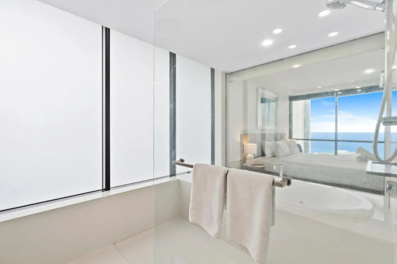 Circle On Cavill Contemporary Luxury And Spacious Three Bedroom Apartment Guldkusten