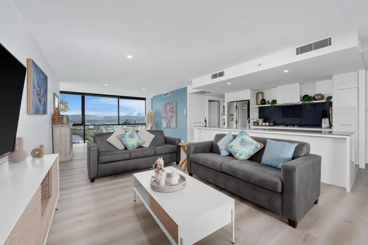 Circle On Cavill Contemporary Luxury And Spacious Three Bedroom Apartment Guldkusten
