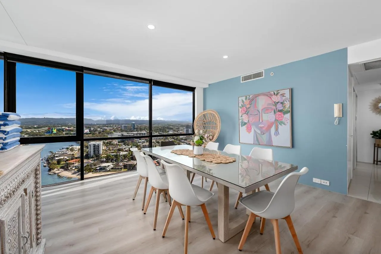 Circle On Cavill Contemporary Luxury And Spacious Three Bedroom Apartment Guldkusten
