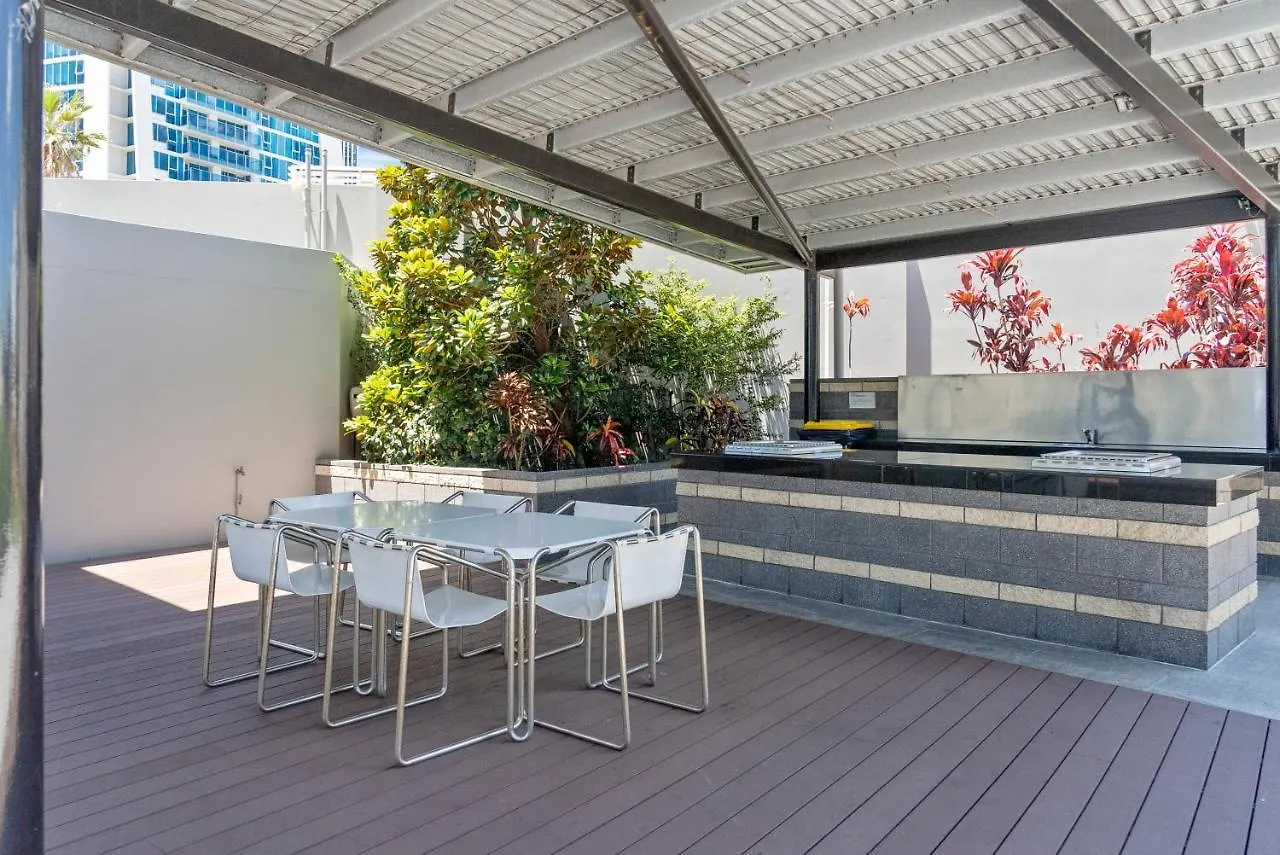 Circle On Cavill Contemporary Luxury And Spacious Three Bedroom Apartment Gold Coast