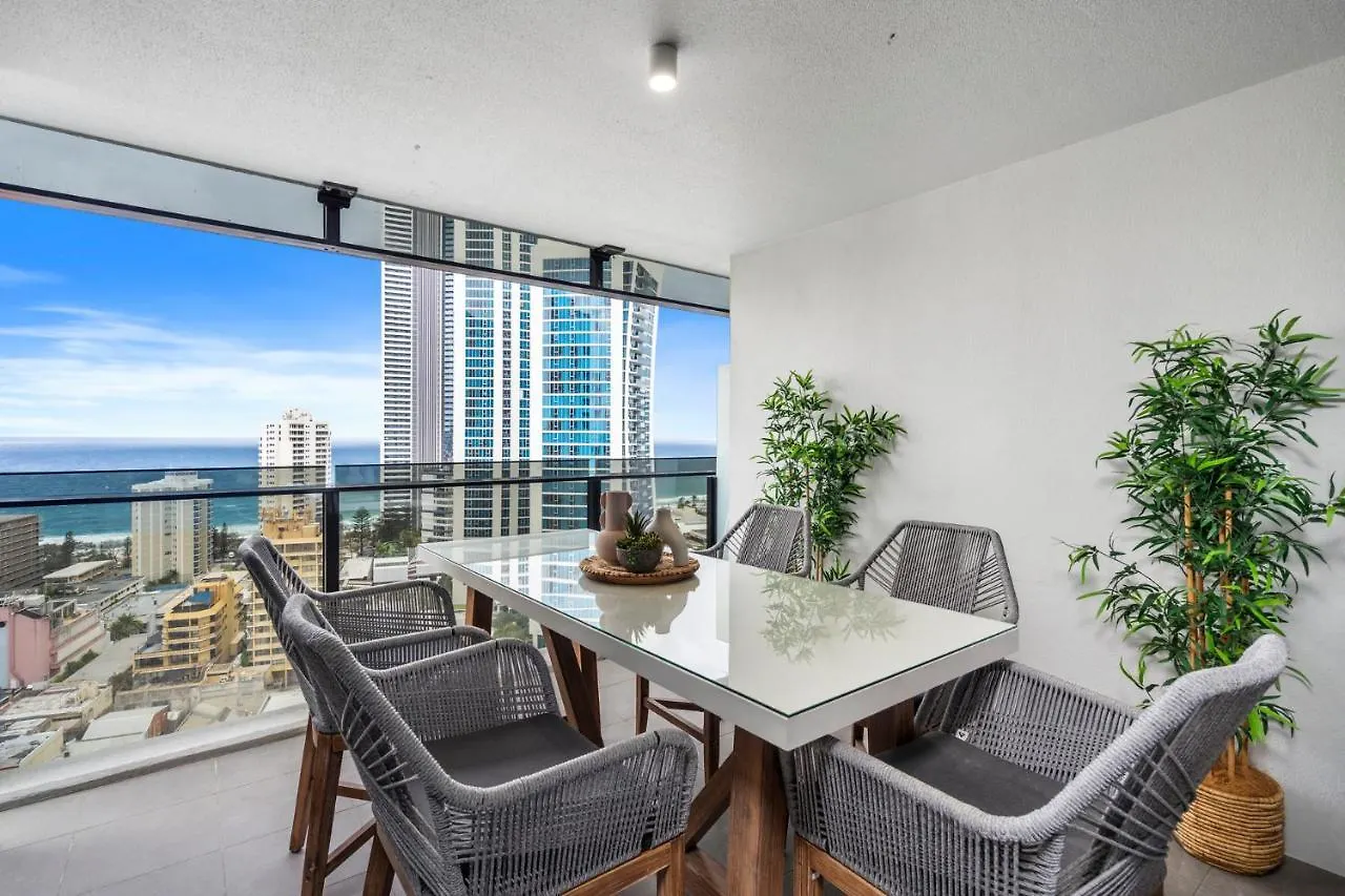 Circle On Cavill Contemporary Luxury And Spacious Three Bedroom Apartment Gold Coast