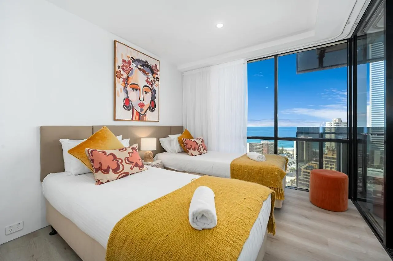 Circle On Cavill Contemporary Luxury And Spacious Three Bedroom Apartment Gold Coast 0*,  Austrálie
