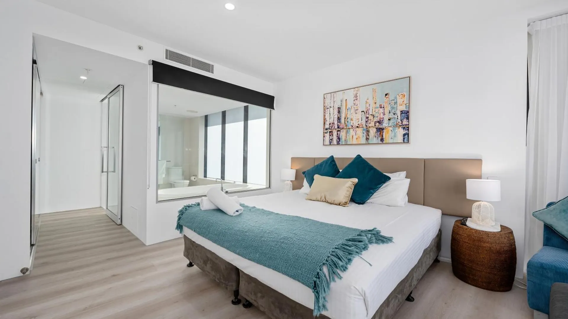 Circle On Cavill Contemporary Luxury And Spacious Three Bedroom Apartment Gold Coast Austrálie