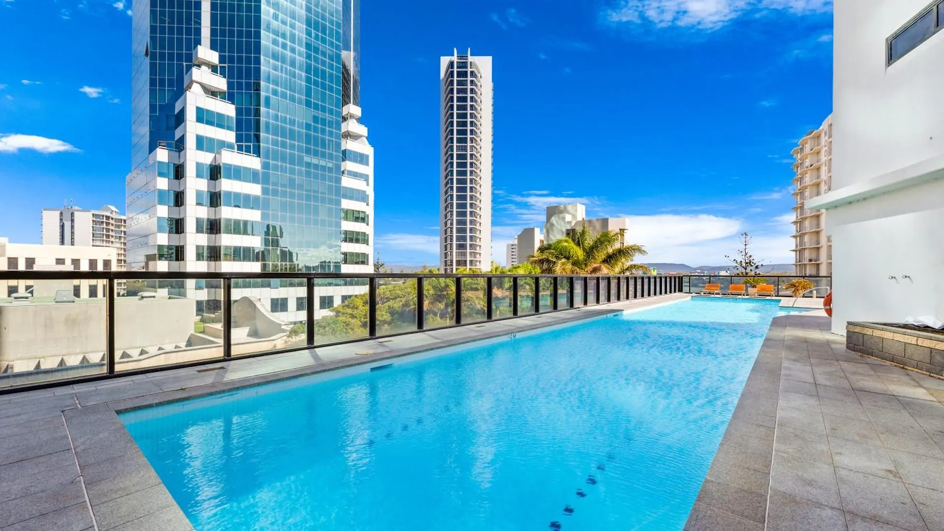 Circle On Cavill Contemporary Luxury And Spacious Three Bedroom Apartment Gold Coast Austrálie