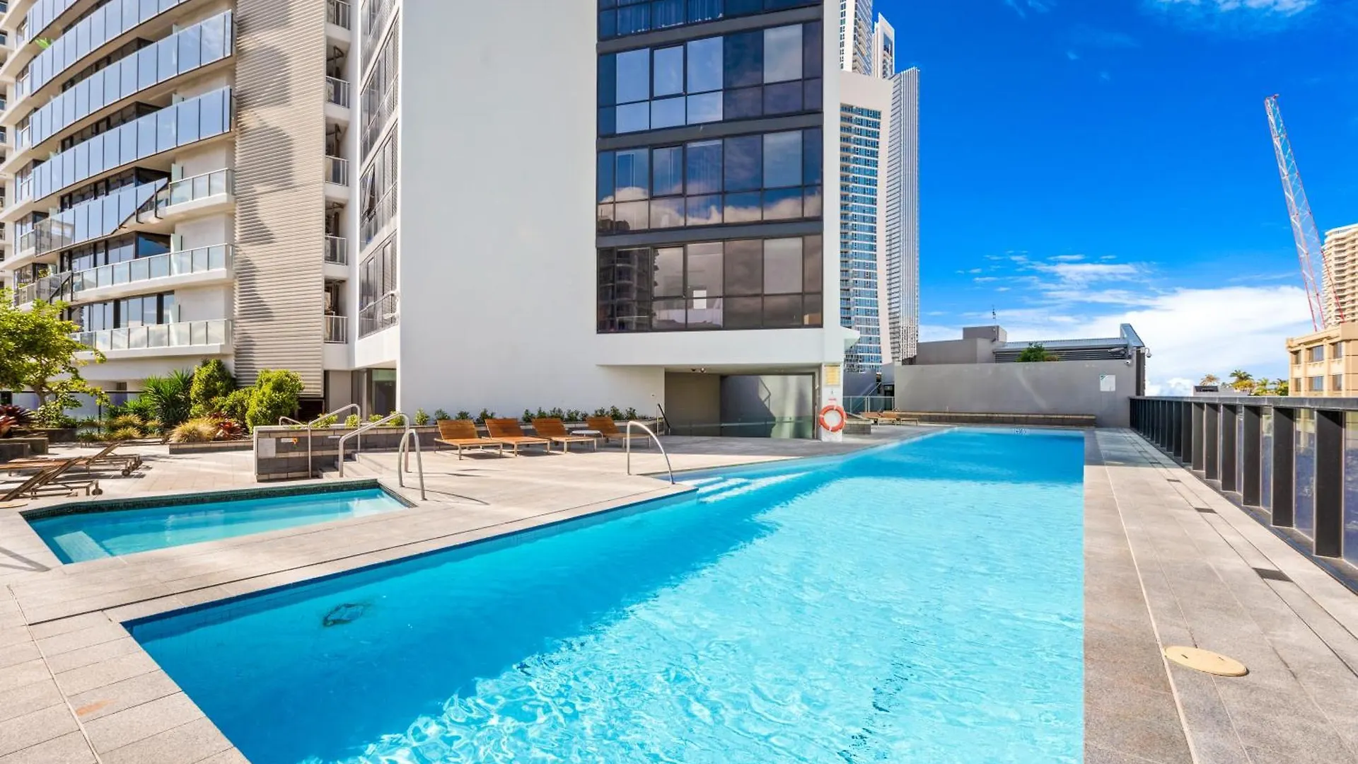 Circle On Cavill Contemporary Luxury And Spacious Three Bedroom Apartment Gold Coast