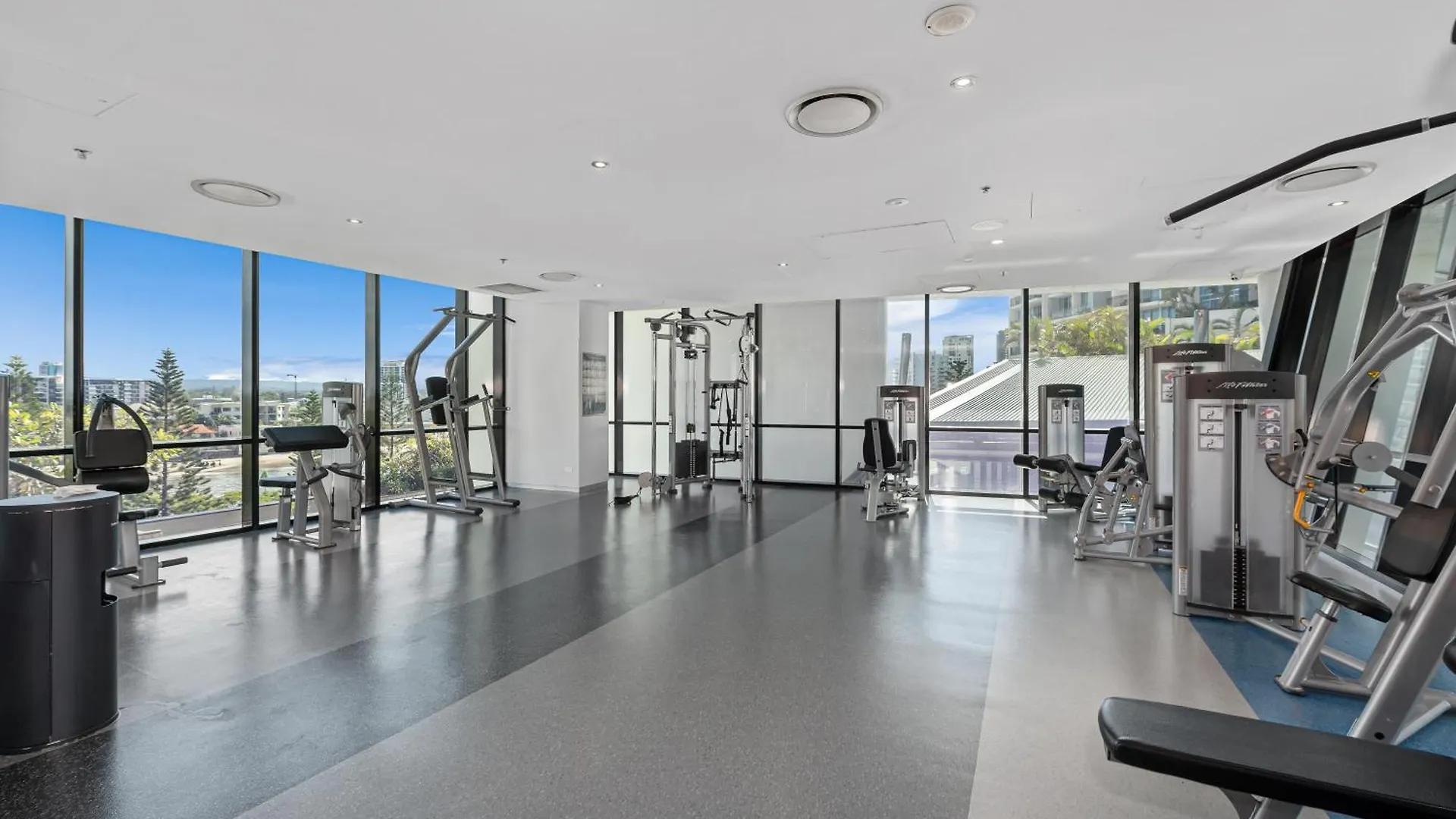 Circle On Cavill Contemporary Luxury And Spacious Three Bedroom Apartment Gold Coast 0*,
