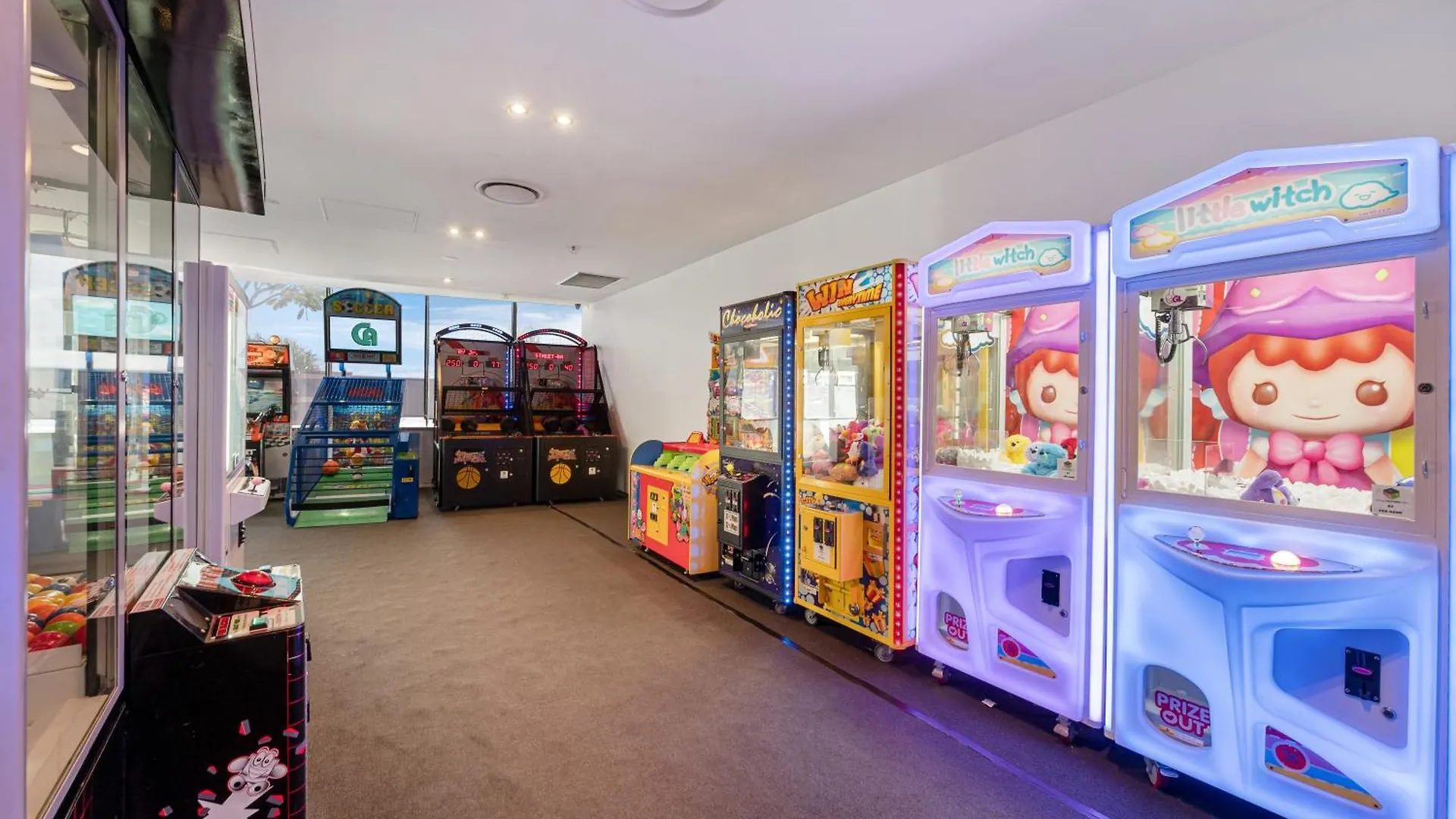 Circle On Cavill Contemporary Luxury And Spacious Three Bedroom Apartment Gold Coast