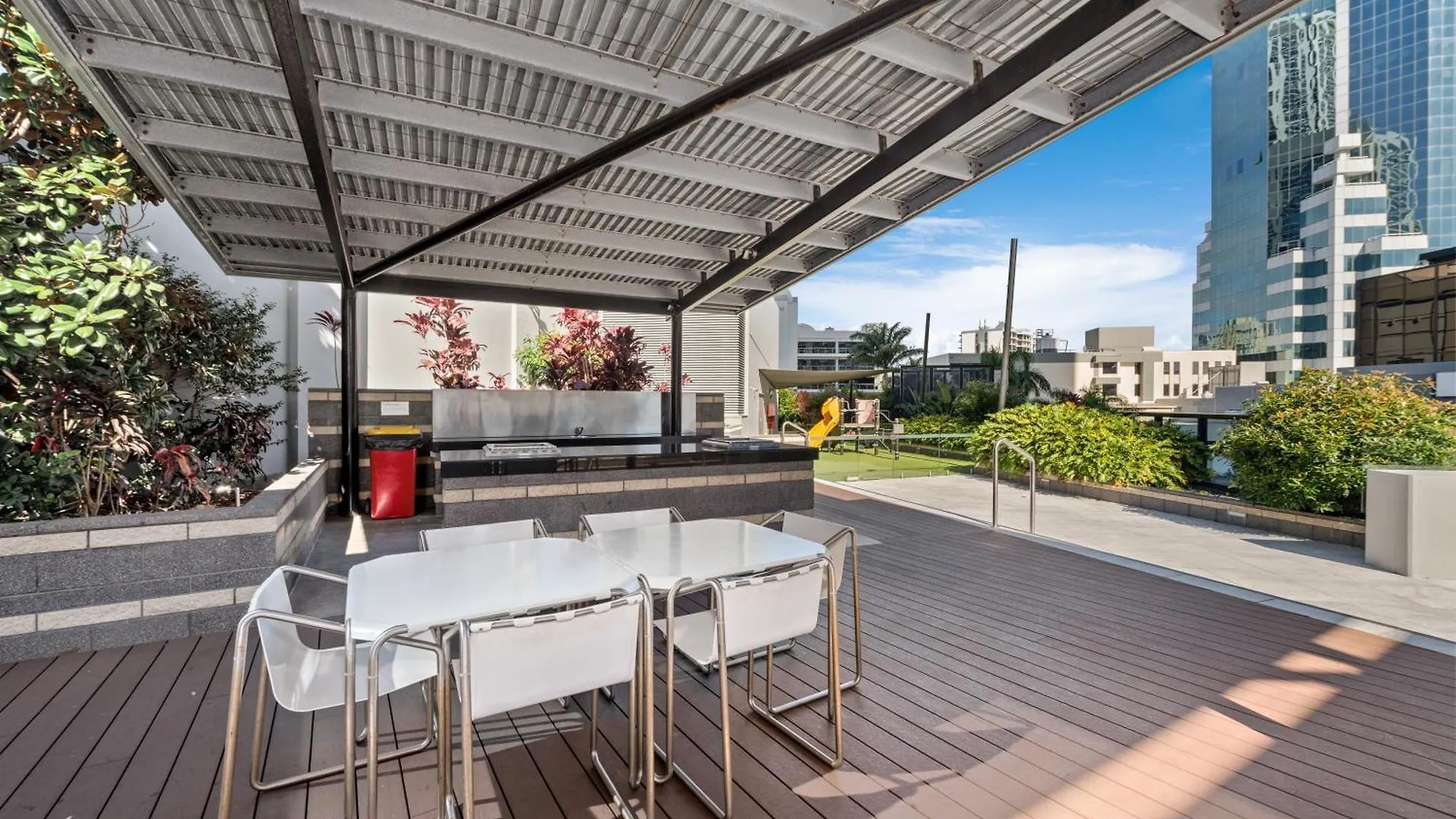 Circle On Cavill Contemporary Luxury And Spacious Three Bedroom Apartment Gold Coast